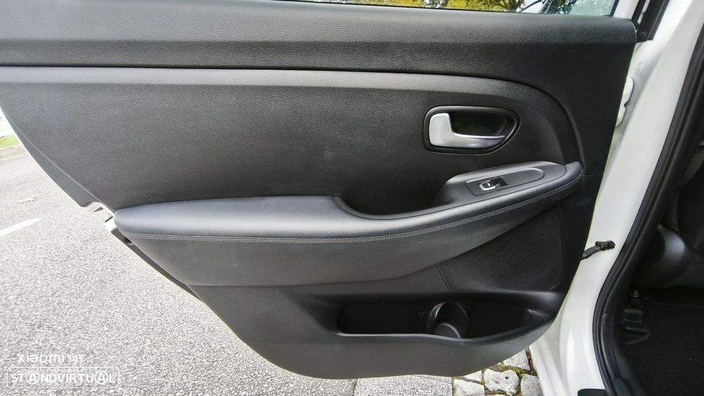 Kia Carens 1.7 CRDi ISG TX Aut. - 19