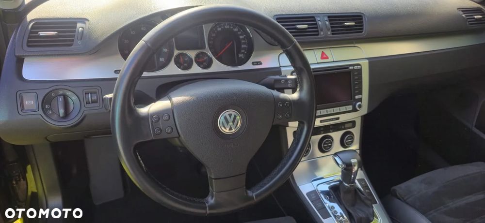 Volkswagen Passat Variant 3.2 V6 FSI 4Motion DSG Highline - 15