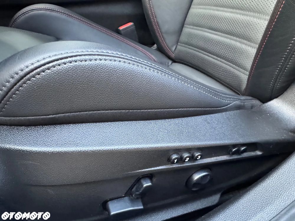 Alfa Romeo Giulia 2.0 Turbo Competizione Q4 - 12