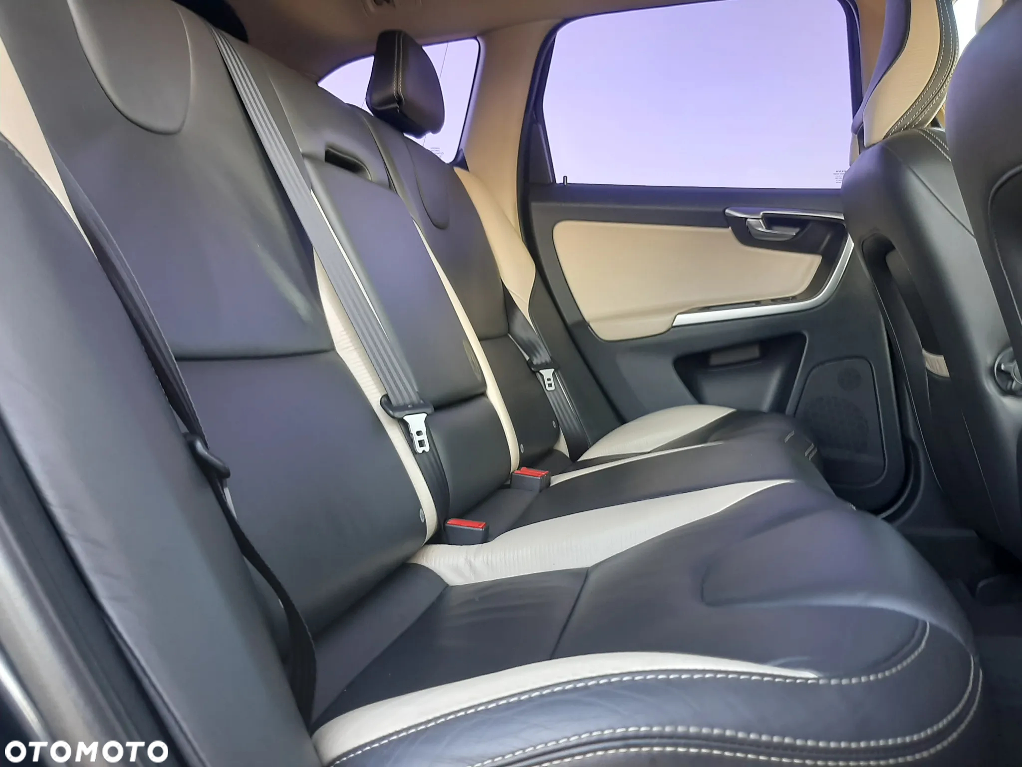Volvo XC 60 D5 AWD RDesign - 28