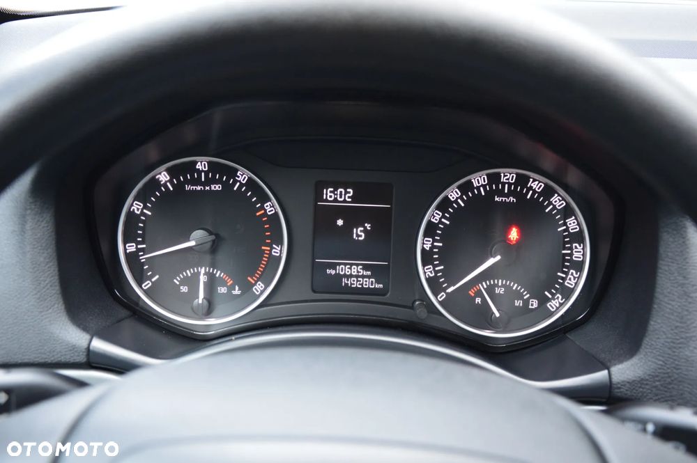 Skoda Octavia 1.6 Ambiente - 19