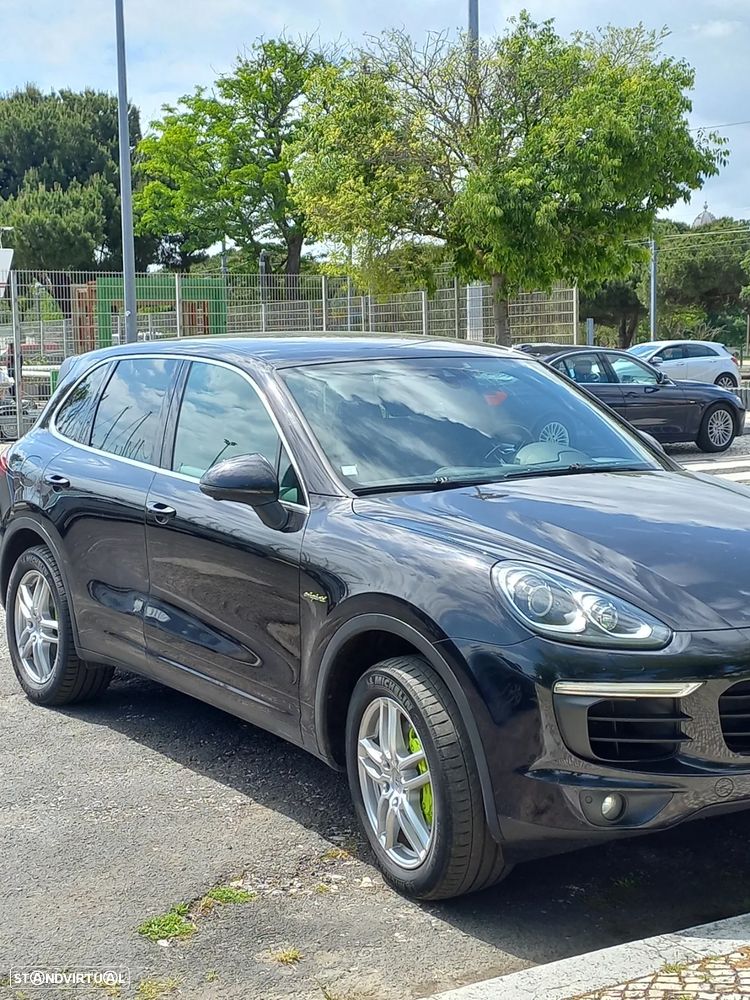Porsche Cayenne S Hybrid - 3