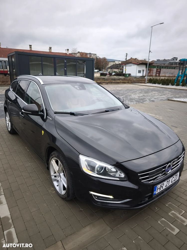 Volvo V60 D6 Plug-In-Hybrid AWD Geartronic Summum - 2