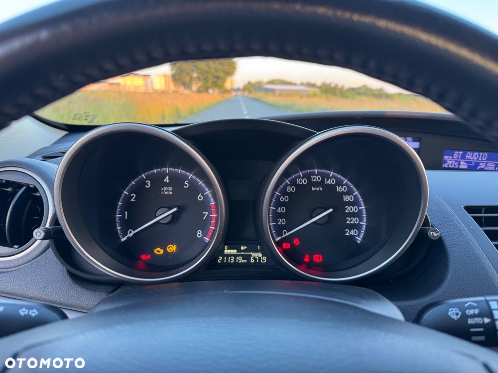 Mazda 3 1.6 Exclusive + - 18
