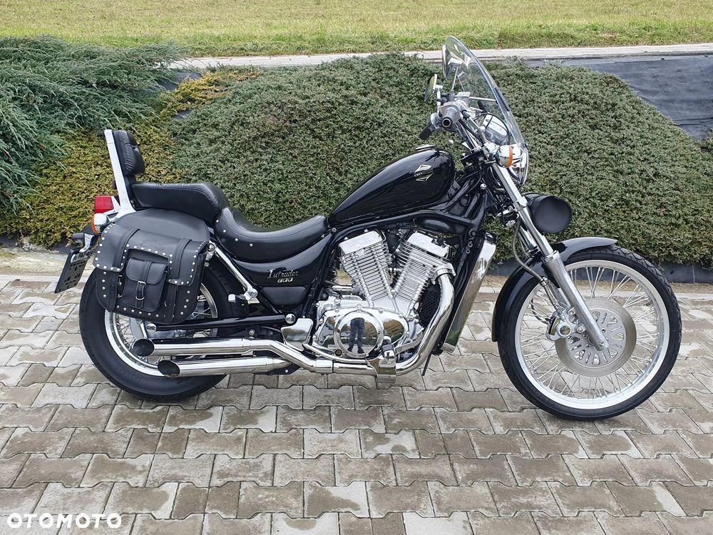 Suzuki Intruder - 2