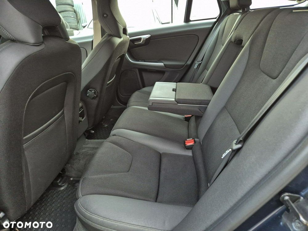 Volvo V60 D3 Geartronic Momentum - 20