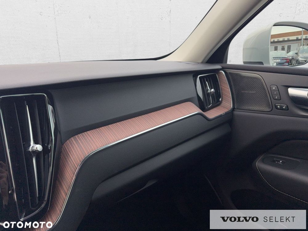 Volvo XC 60 - 25