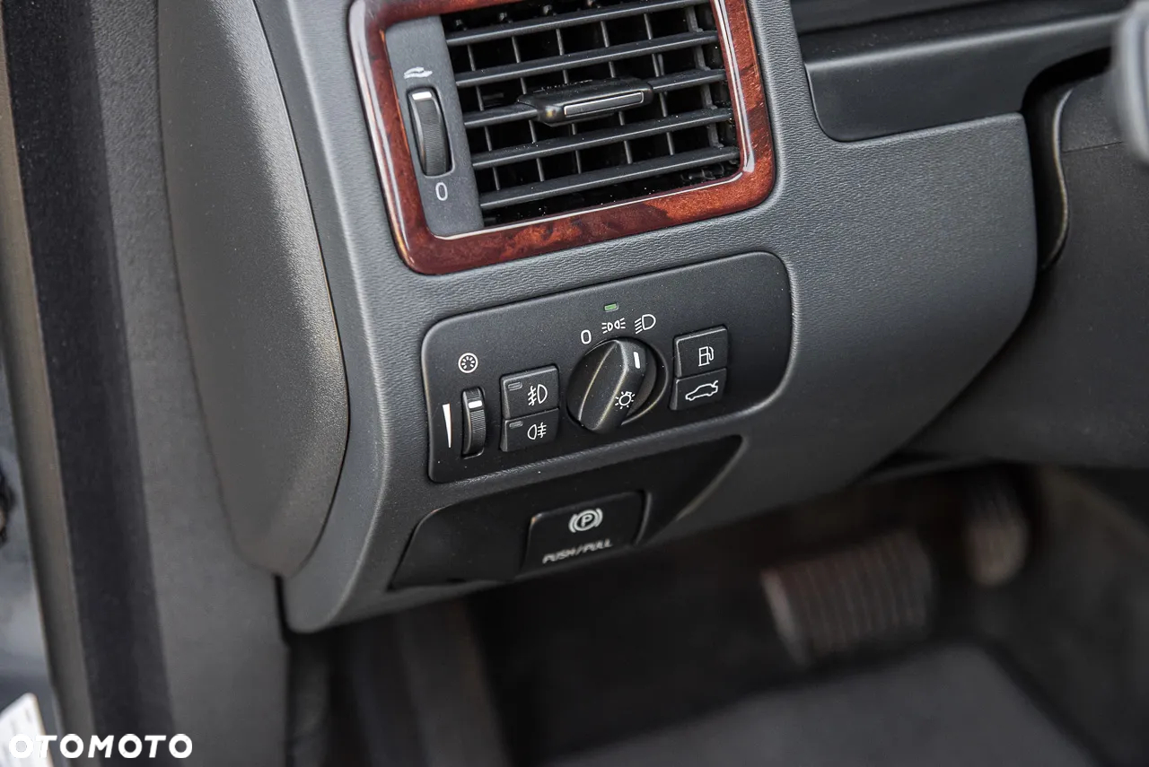 Volvo XC 70 - 22