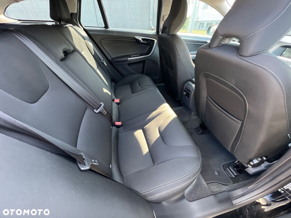 Volvo V60 D4 Momentum - 15