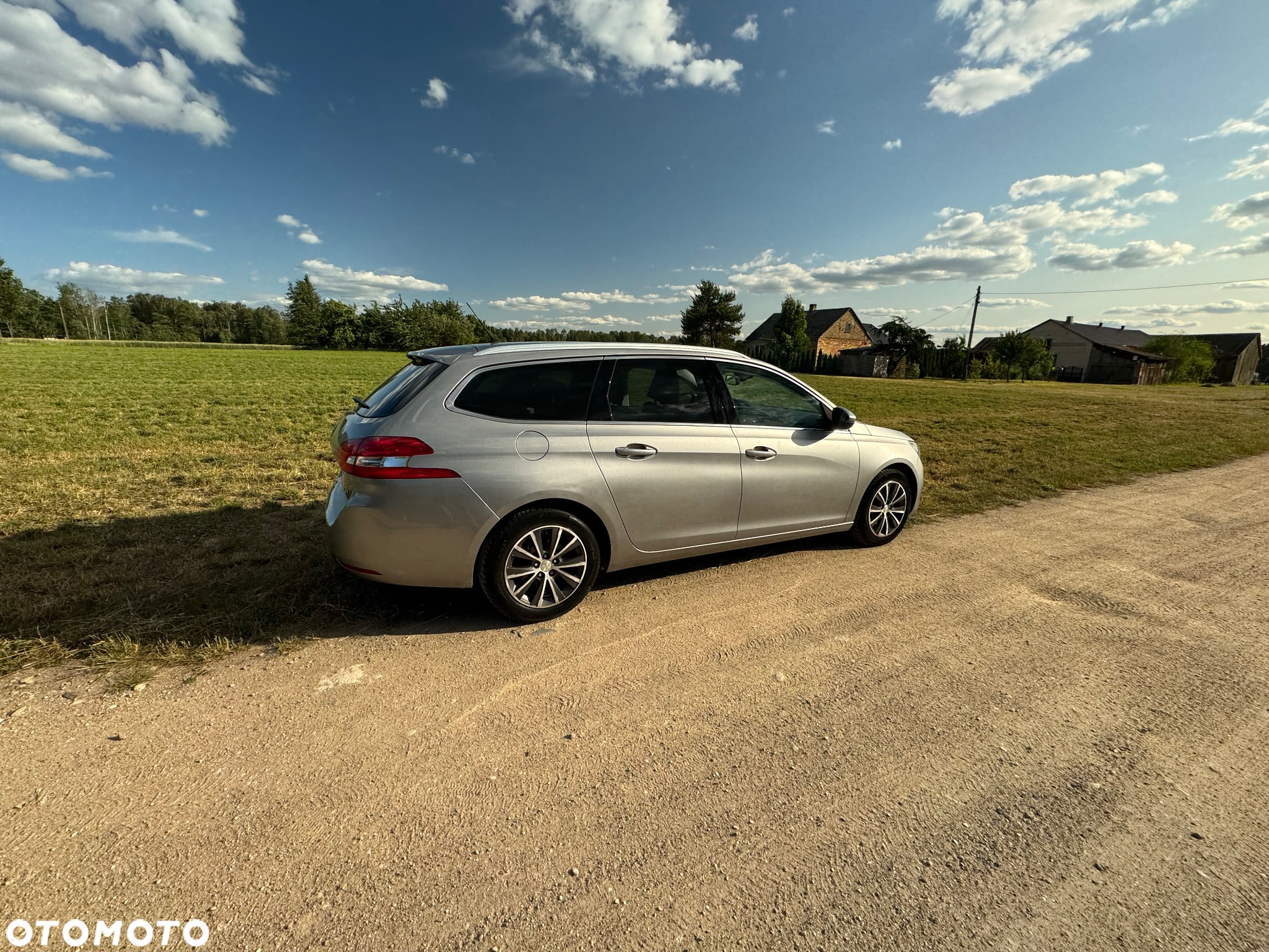 Peugeot 308 1.2 PureTech Allure S&S - 17