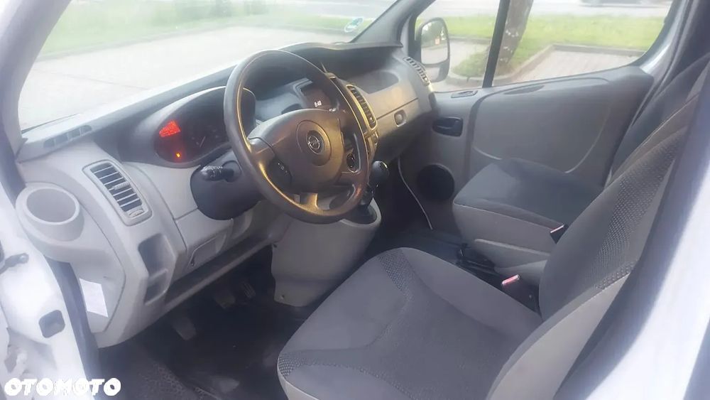 Opel Vivaro - 11