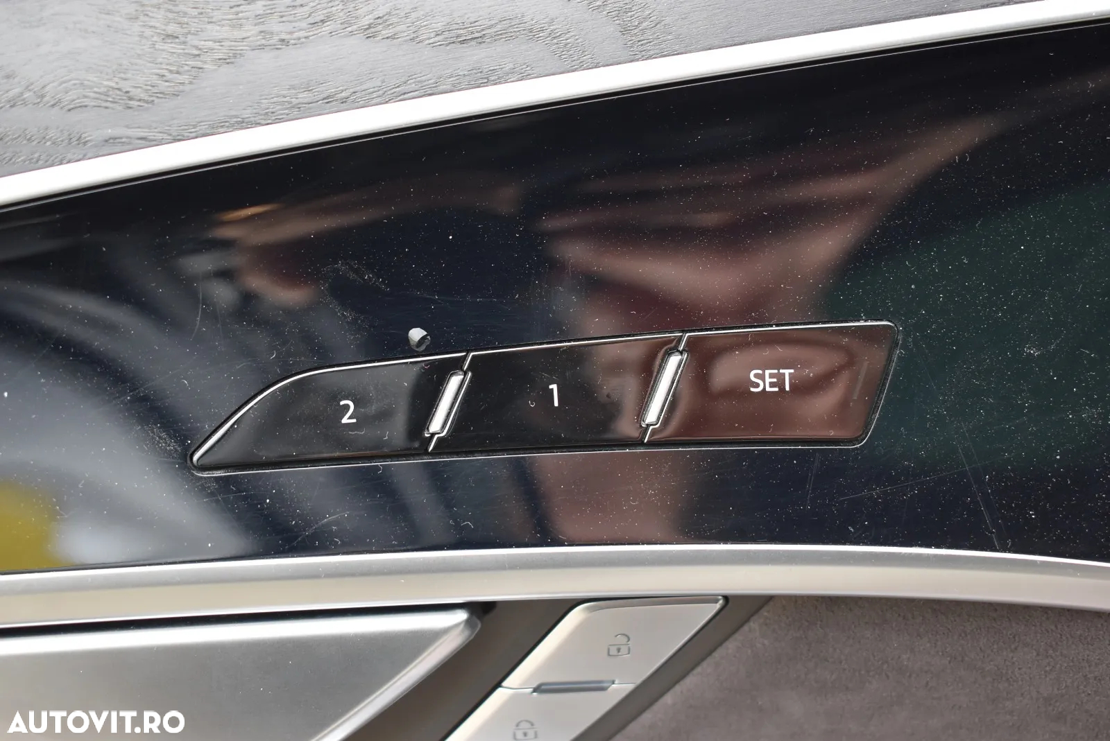 Audi A8 55 TFSI quattro Tiptronic MHEV - 32