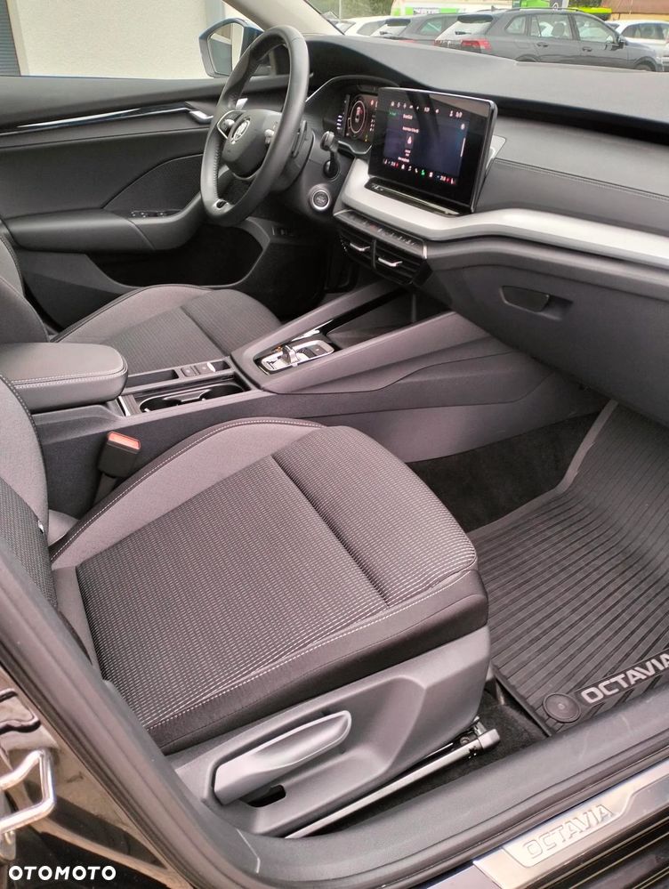 Skoda Octavia ver-1-5-tsi-mhev-dsg-selection - 15