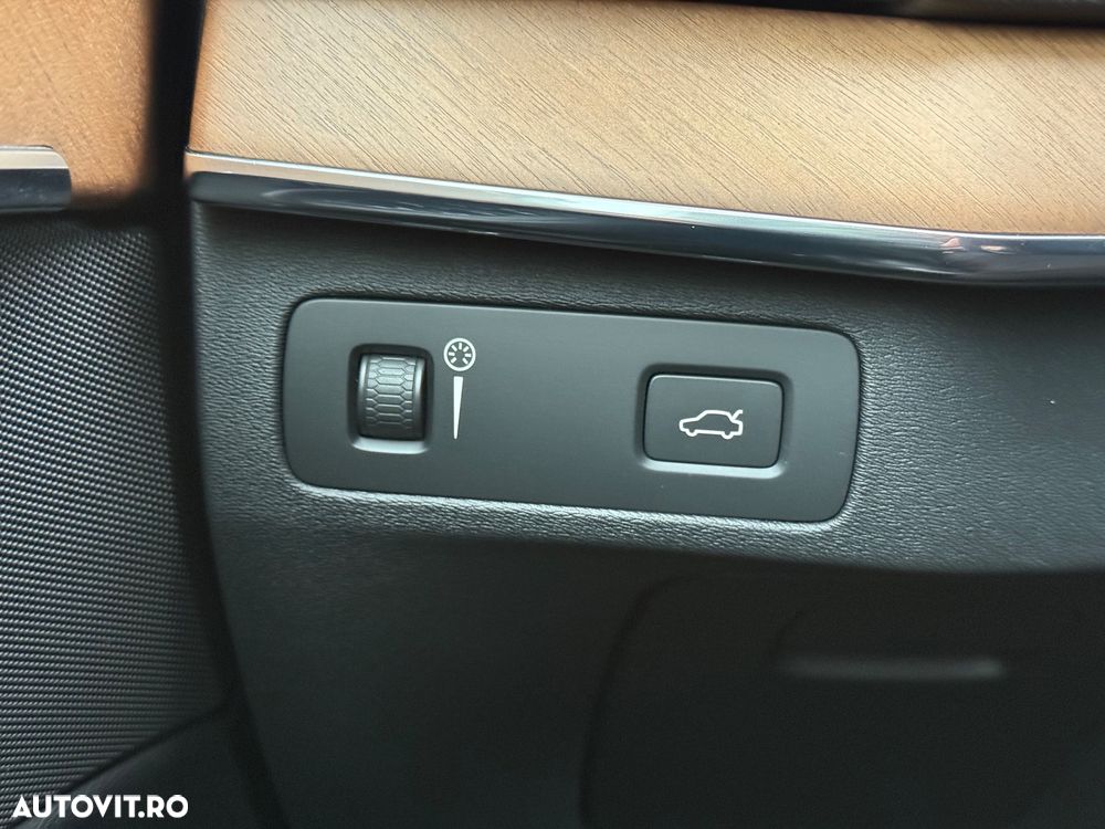 Volvo XC 90 D5 AWD Geartronic Momentum - 17