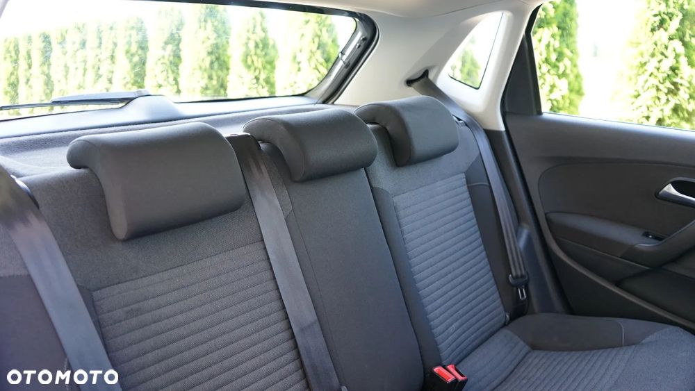 Volkswagen Polo 1.4 16V Comfortline - 32