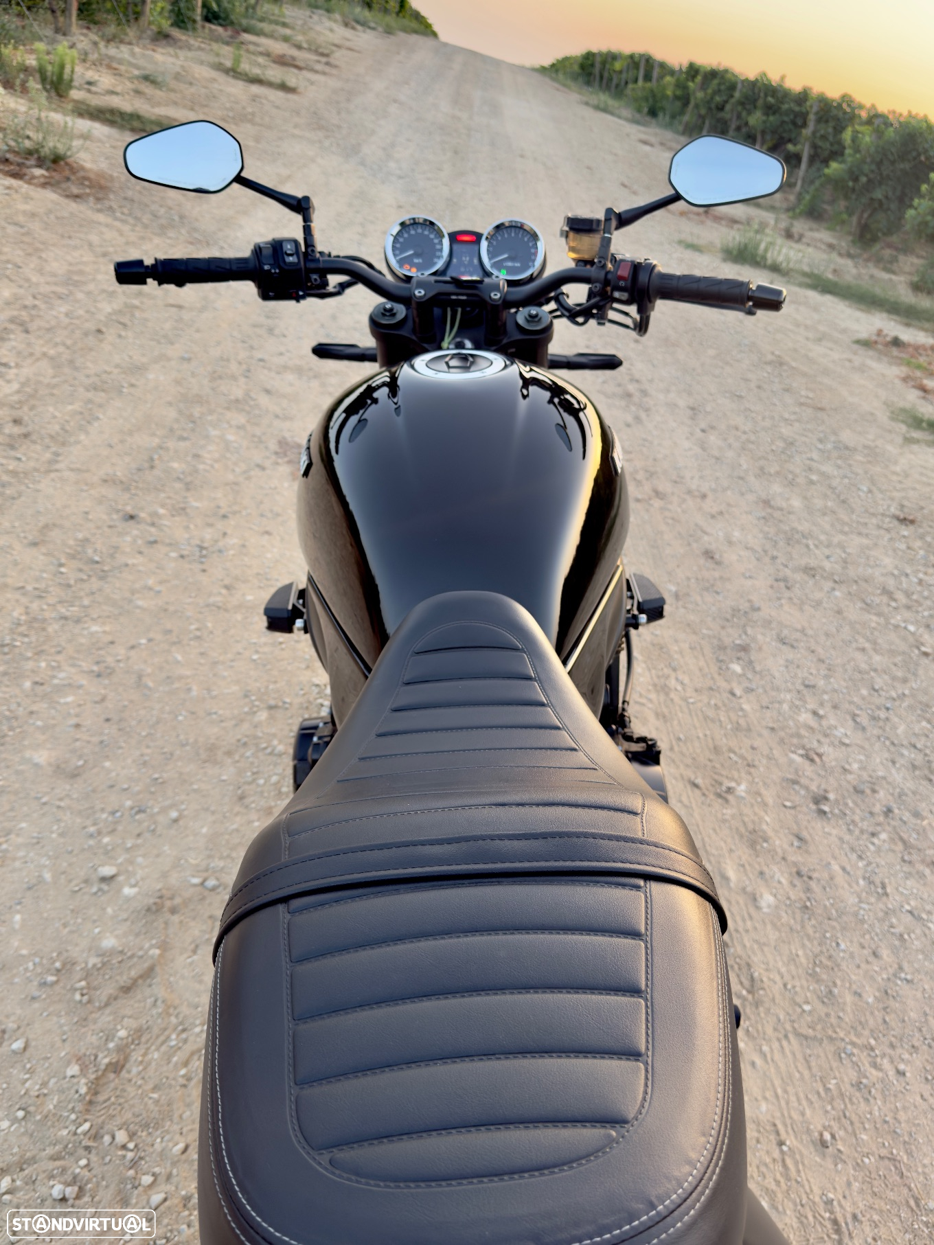 Kawasaki Z 900 rs - 11