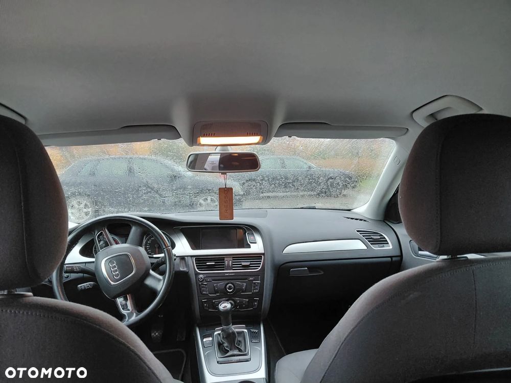 Audi A4 Limousine - 7