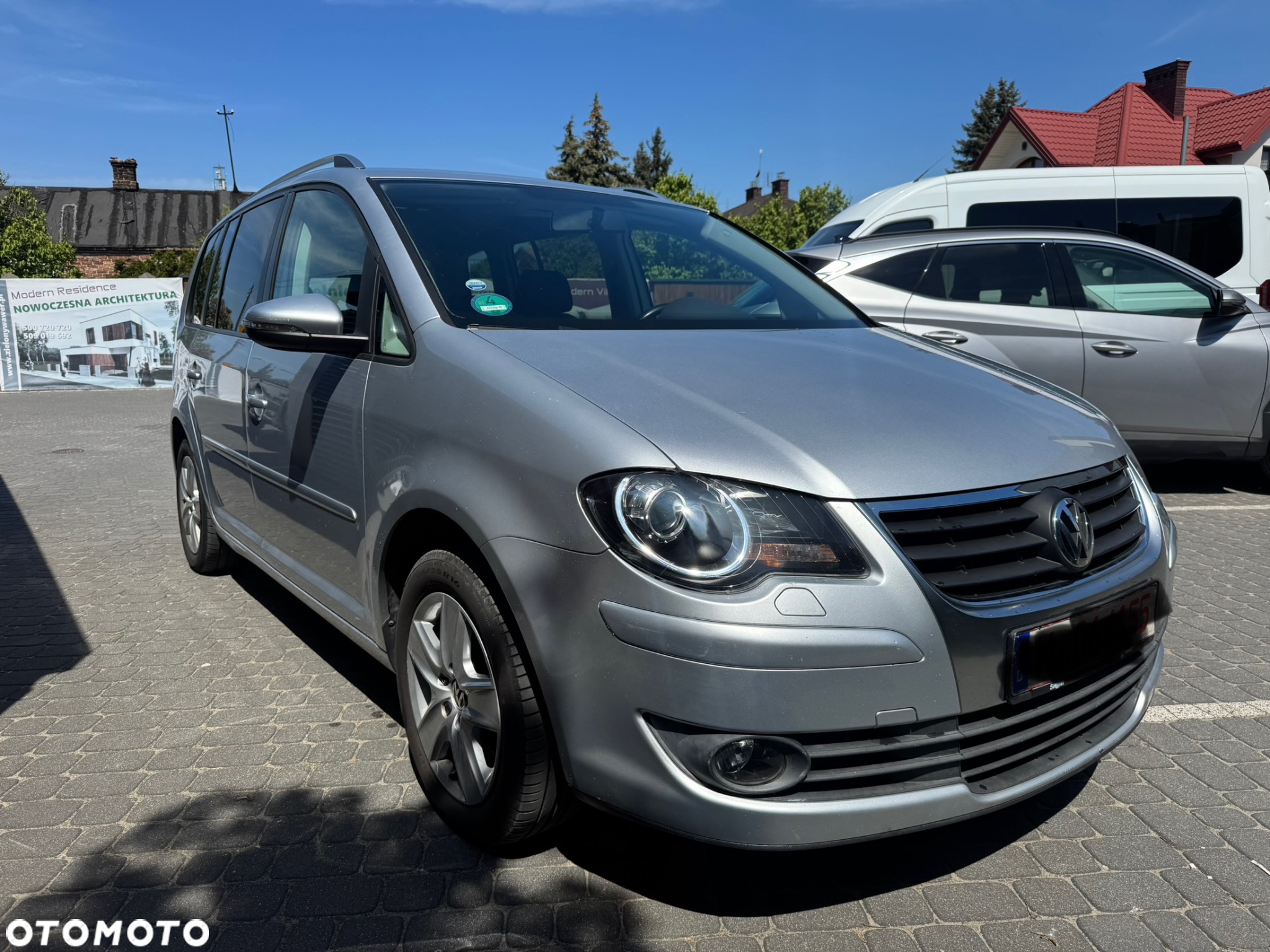 Volkswagen Touran 1.4 TSI Trendline DSG - 2