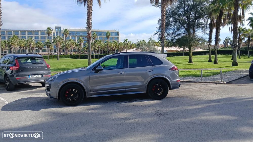 Porsche Cayenne GTS - 13