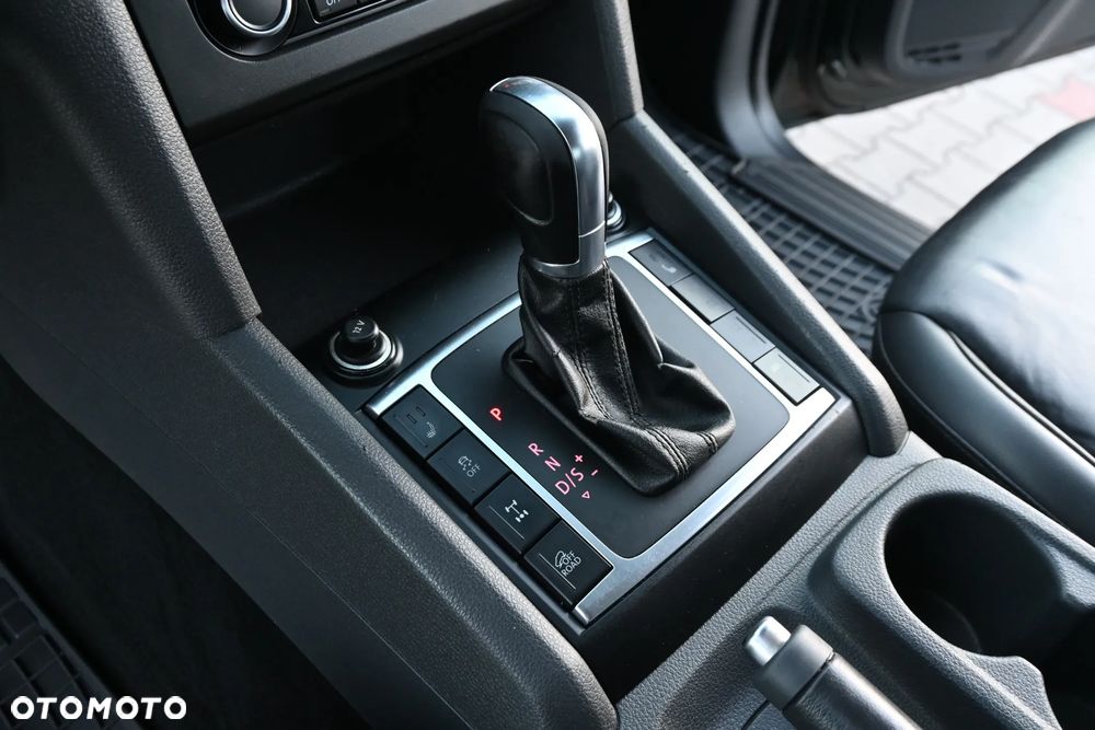 Volkswagen Amarok 2.0 BiTDI Autm Highline - 32