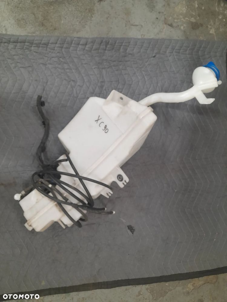 Zbiornik spryskiwacza 31457223 pompka Volvo XC90 II 2017r - 1