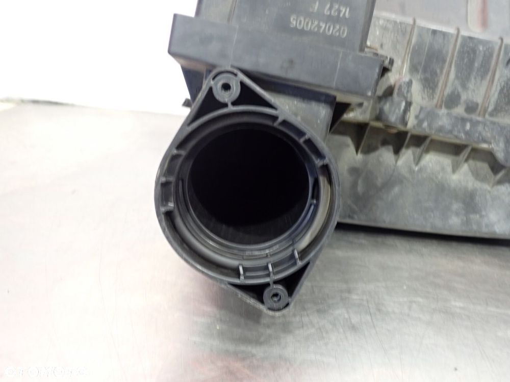 OBUDOWA FILTRA POWIETRZA VOLKSWAGEN GOLF V  3C0129607AF   3C0129601AM - 6