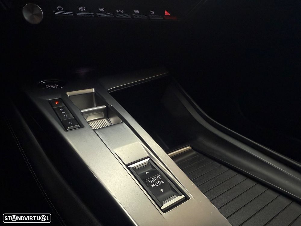 Peugeot 308 1.6 Hybrid Allure Pack e-EAT8 - 31