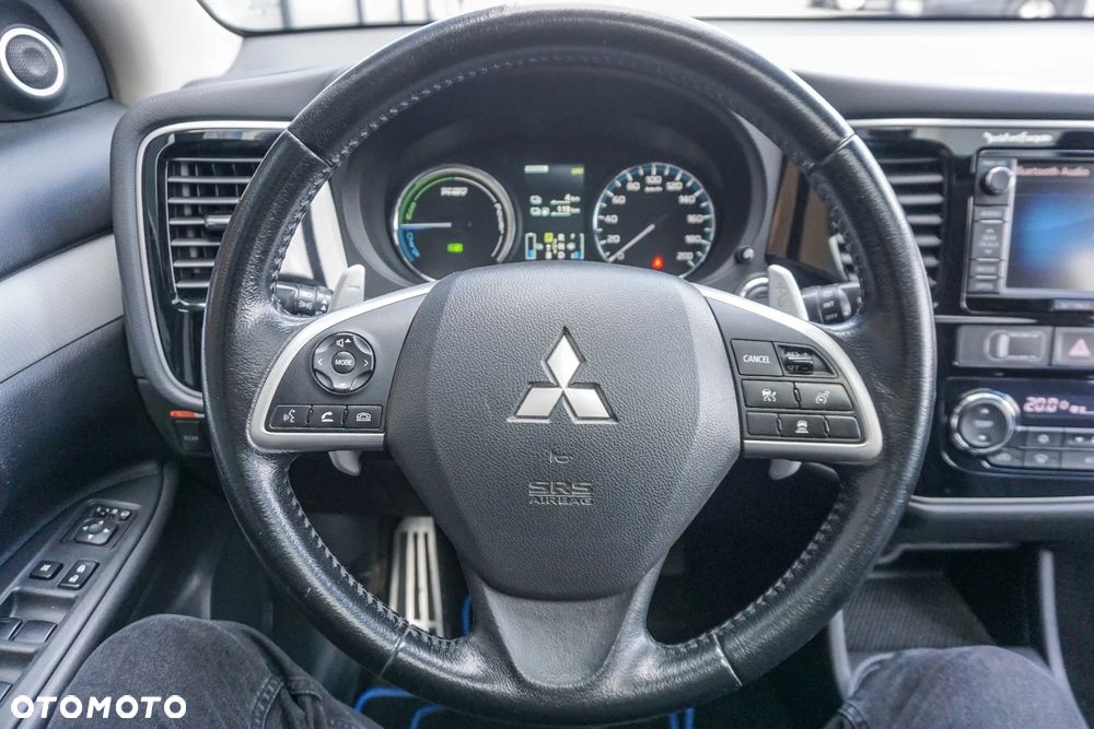 Mitsubishi Outlander - 11