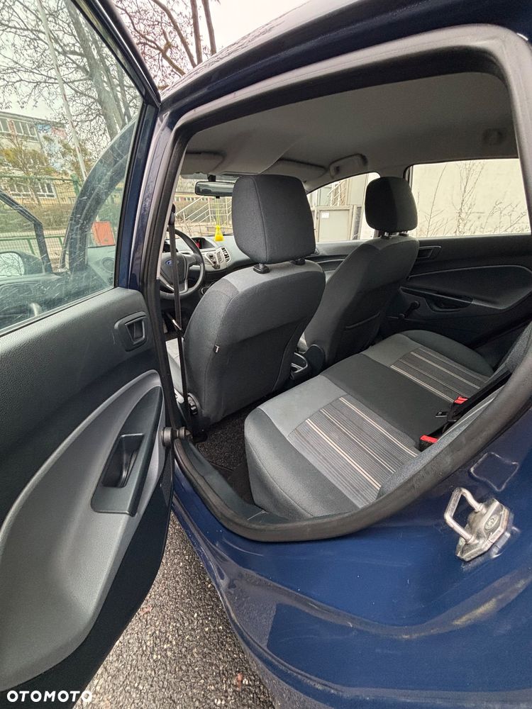 Ford Fiesta - 11