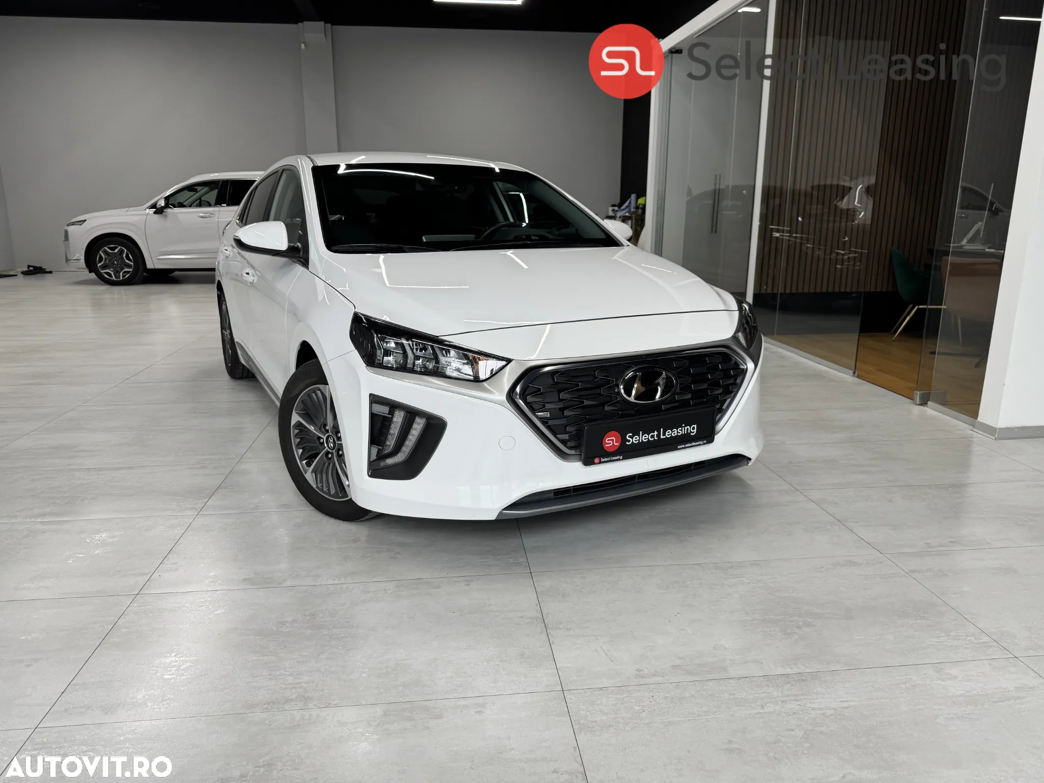 Hyundai IONIQ Plug-in-Hybrid 1.6 GDI Premium - 3