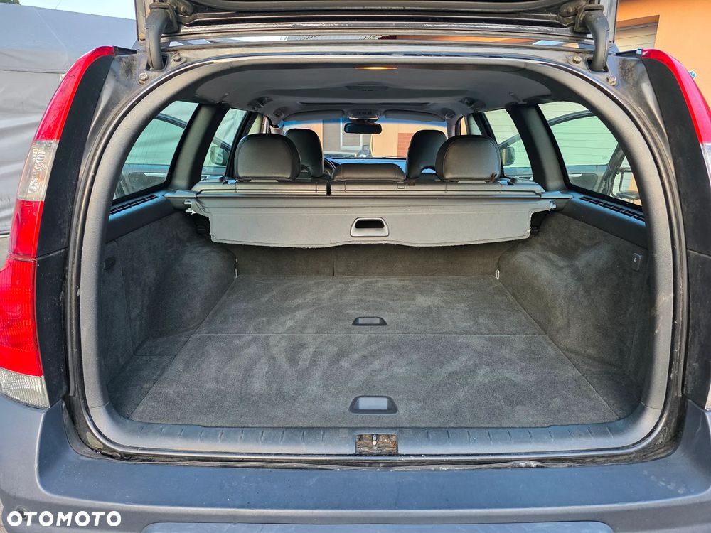 Volvo XC 70 D5 AWD Momentum - 10