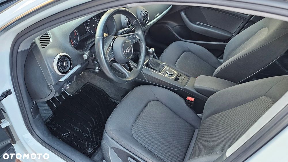 Audi A3 Sportback 30 TDI design - 7