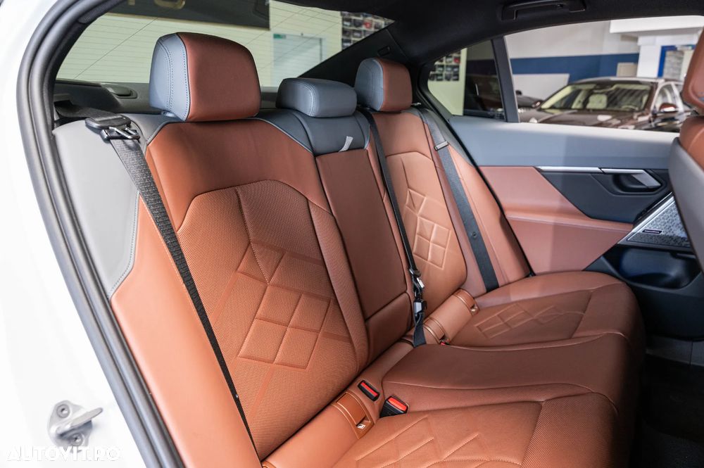 BMW i5 xDrive40 - 27
