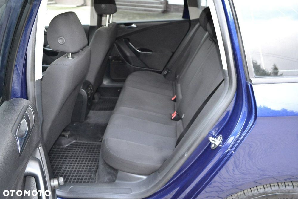 Volkswagen Passat - 29