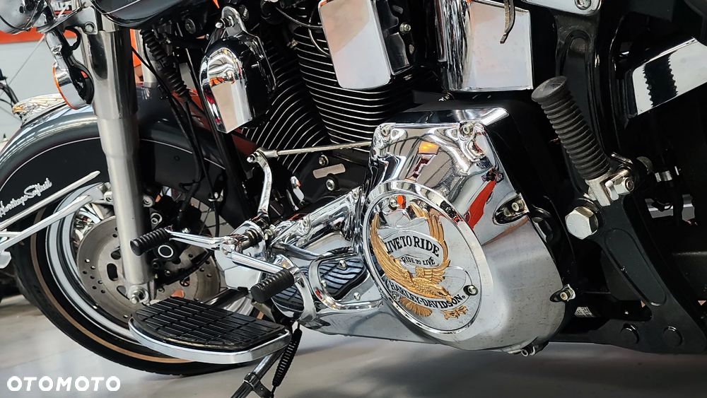 Harley-Davidson Softail Deluxe - 30