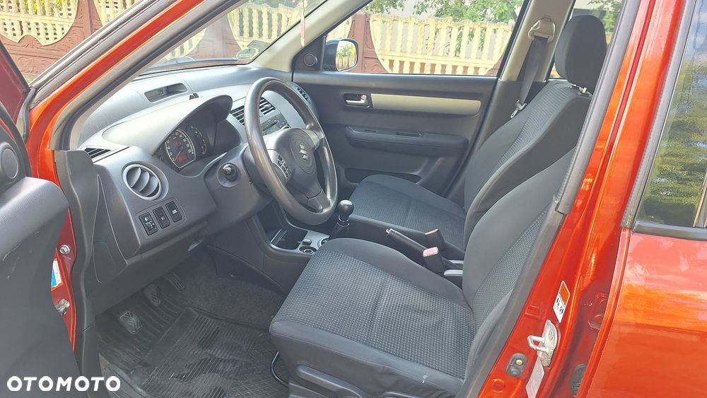 Suzuki Swift 1.3 Club - 5