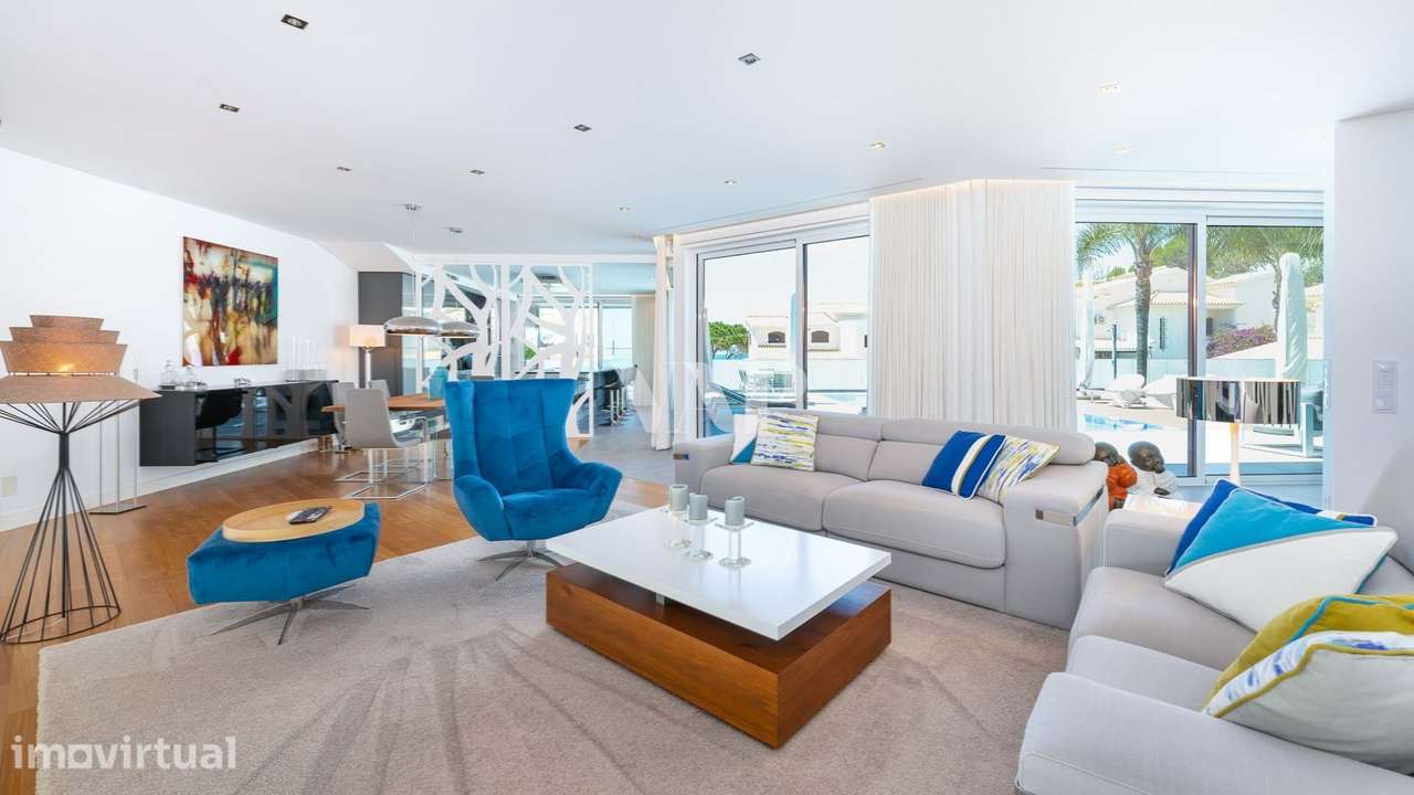 Moradia de Luxo Contemporânea a 200m da Praia da Galé com Vista Mar In - Grande imagem: 2/43