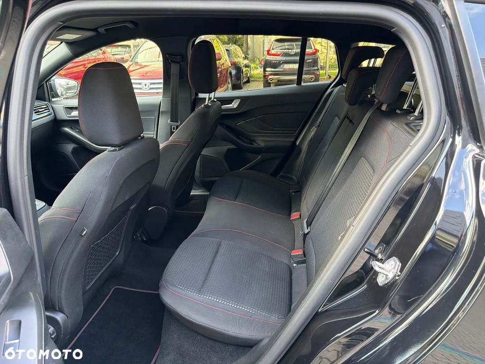 Ford Focus 1.0 EcoBoost mHEV ST-Line X - 11