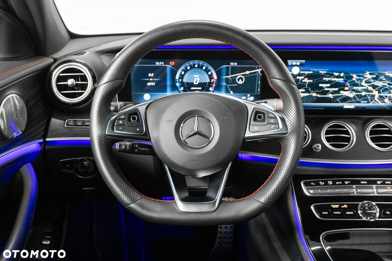 Mercedes-Benz Klasa E - 27