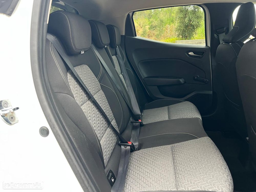 Renault Clio 1.0 TCe Limited Bi-Fuel - 26