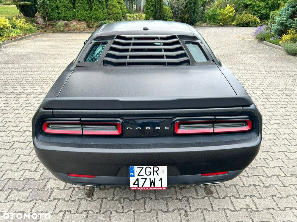 Dodge Challenger - 18