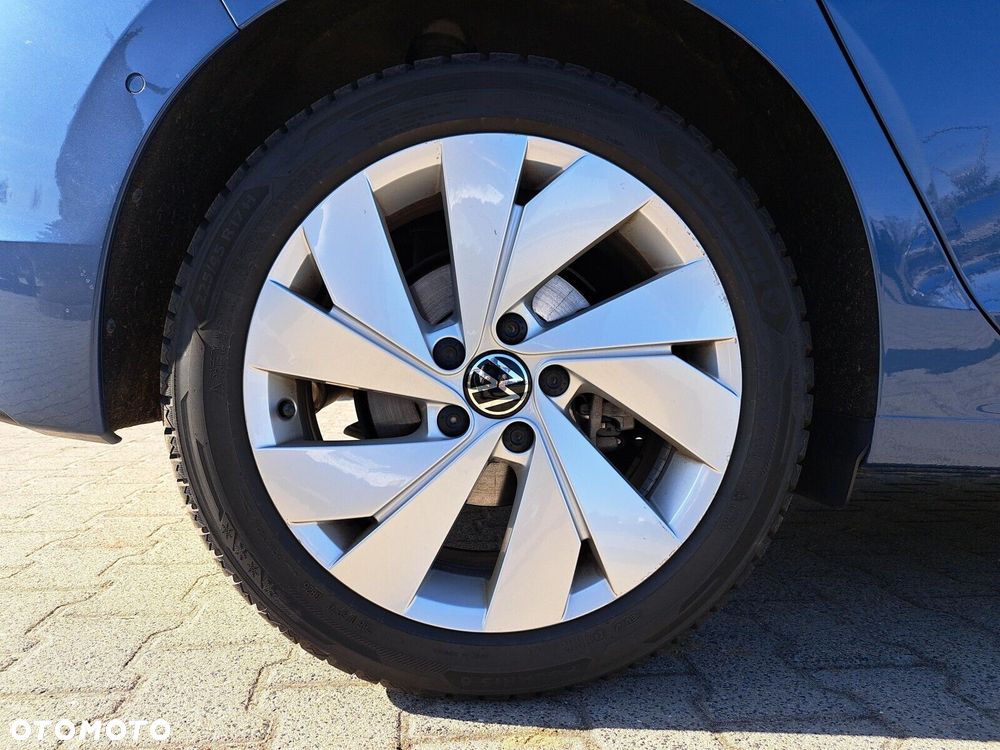 Volkswagen Golf - 18