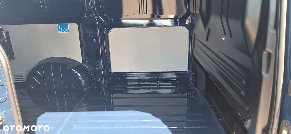 Volkswagen Transporter - 40