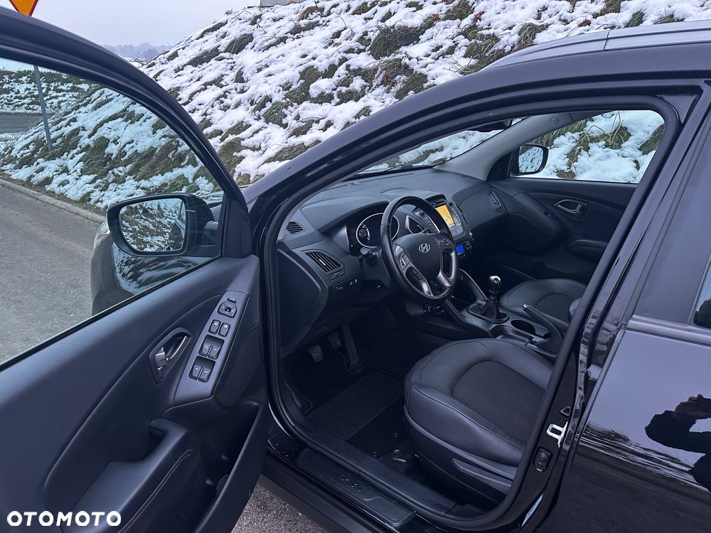 Hyundai ix35 1.6 2WD Fifa World Cup Edition - 17