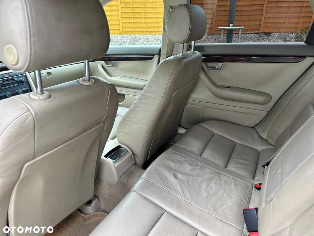 Audi A4 Avant 2.4 - 13