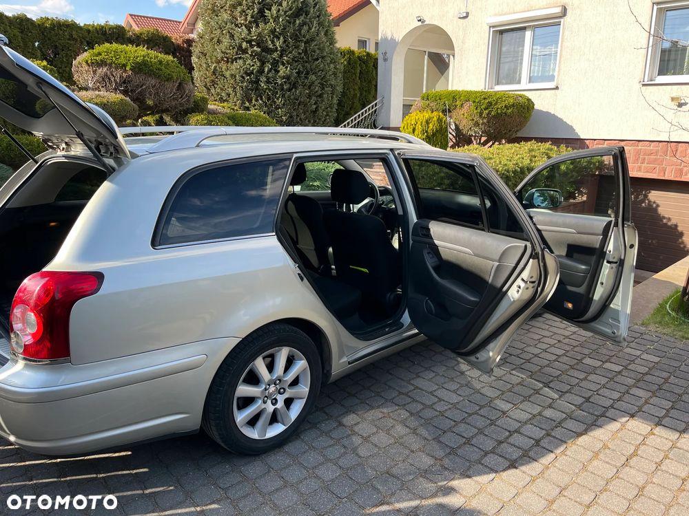 Toyota Avensis 2.0 D-4D Sol - 10