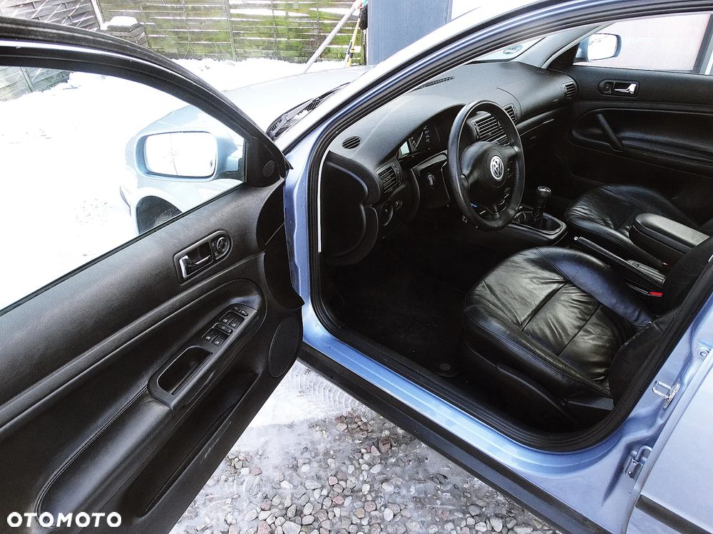 Volkswagen Passat 1.8T Comfortline - 17