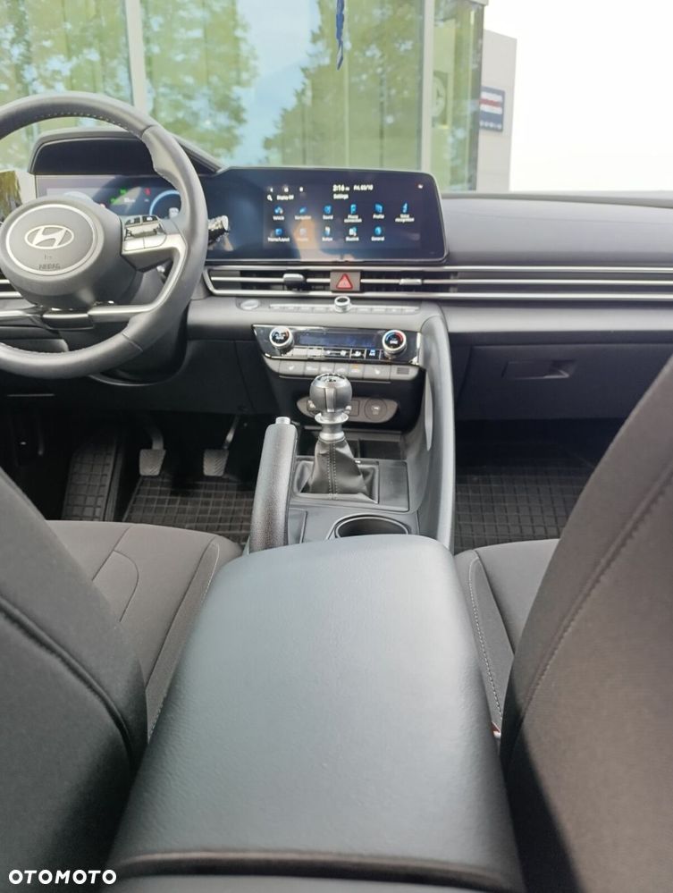 Hyundai Elantra 1.6 Smart - 25