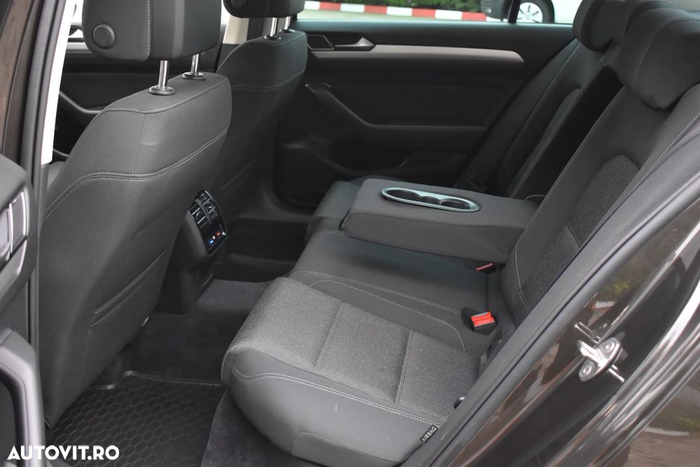 Volkswagen Passat 2.0 TDI SCR DSG Comfortline - 7