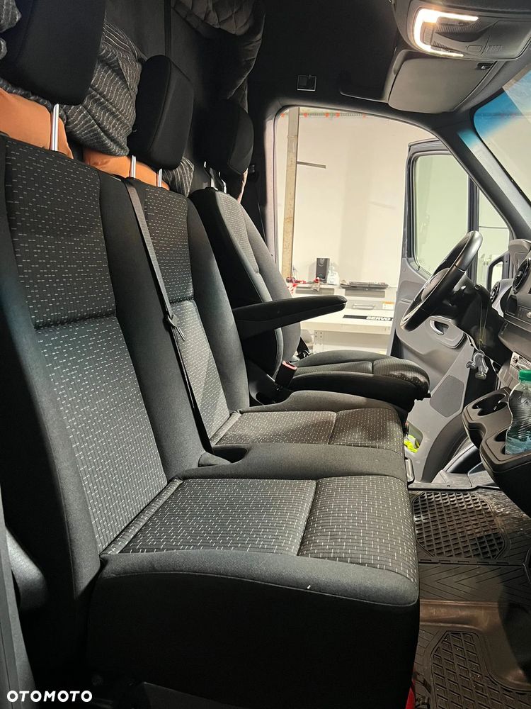 Mercedes-Benz Sprinter - 23